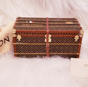 🌹SOLD🌹LAuthentic Louis Vuitton Paperweight Trunk
